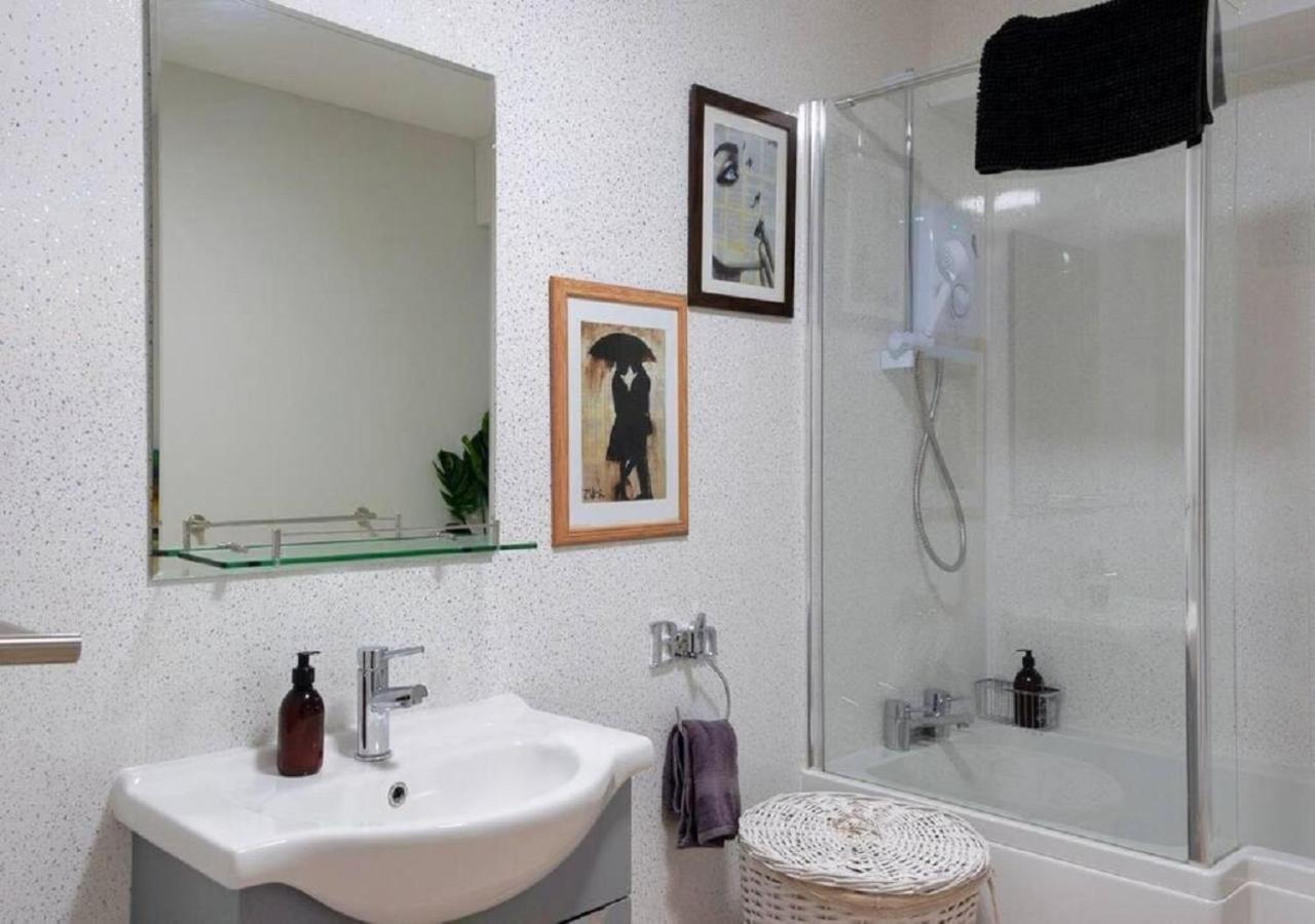 Pelican-Stylish 2-Bed Apartment Close To Beach & Town スカーバラ エクステリア 写真